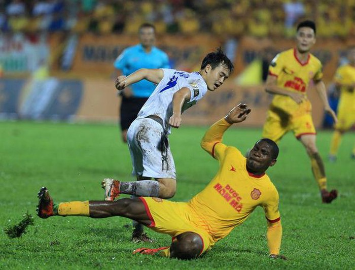 Ảnh bài viết Chuyên gia Việt : "Ông Park giúp V-League tạo ra một luồng không khí mới mẻ"