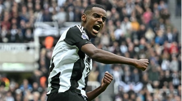 Ảnh bài viết Isak ra đòn bất ngờ, Arsenal thua tâm phục khẩu phục tại St James Park