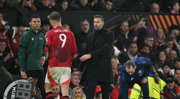 Ảnh bài viết Hojlund gặp khó trước PAOK: Scholes và Van Nistelrooy nói gì?