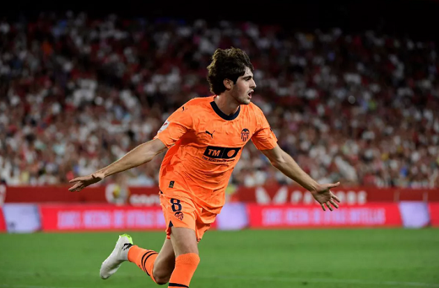 Ảnh bài viết Arsenal, Man Utd nhận báo giá không ngờ từ Valencia
