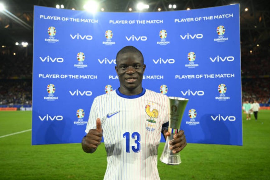Ảnh bài viết Phòng thay đồ phát cuồng vì N’Golo Kante