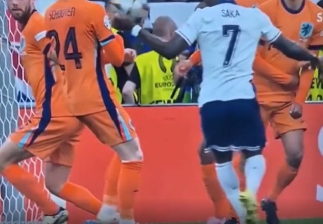Ảnh bài viết Cựu trọng tài FIFA: "Bàn thắng của Kane không nên được công nhận"