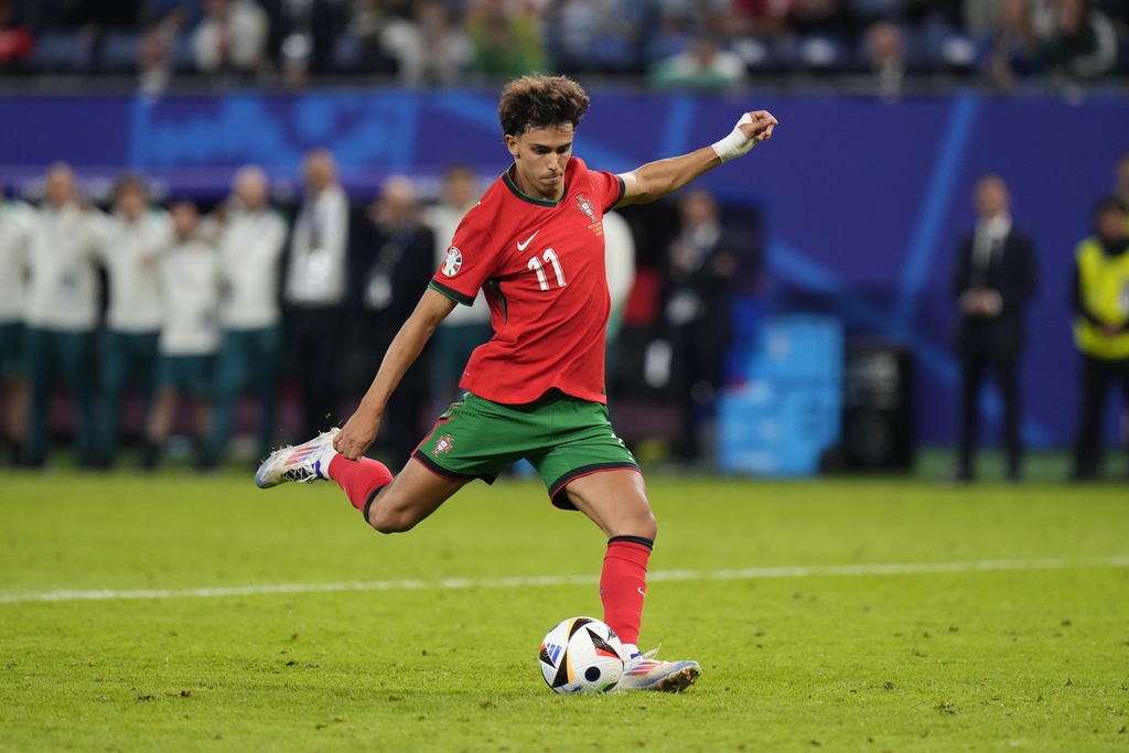 Ảnh bài viết Đẩy đi Diaby, Aston Villa tính gây sốc với Joao Felix
