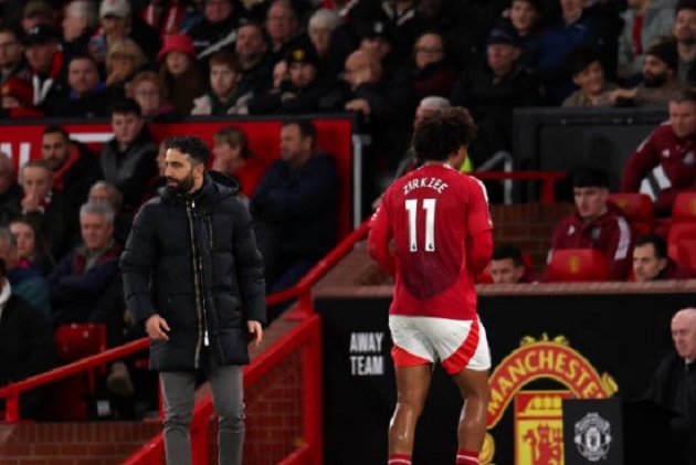 Ảnh bài viết Chuyển nhượng tối 6/1: Zirkzee có thể rời Man Utd; Barca vẫn muốn chiêu mộ bom tấn trong tháng 1