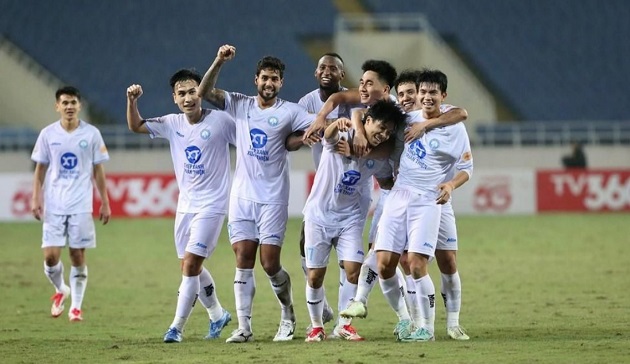 Ảnh bài viết Nam Định thăng hoa ở V-League sau cú sốc Cúp C2 châu Á