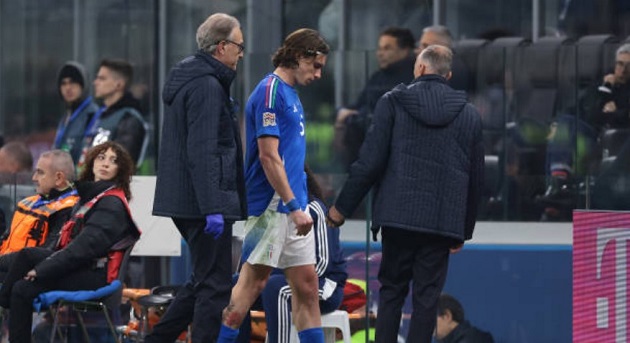 Ảnh bài viết Riccardo Calafiori lại khiến NHM Arsenal lẫn tuyển Ý thấp thỏm