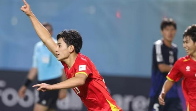 Ảnh bài viết Thần tượng của tiền vệ kiến thiết lối chơi của U17 Việt Nam