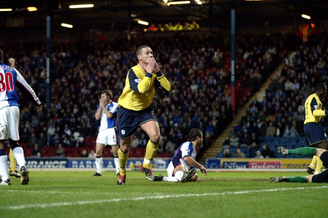 Kevin Nolan gây ấn tượng trong màu áo Bolton.