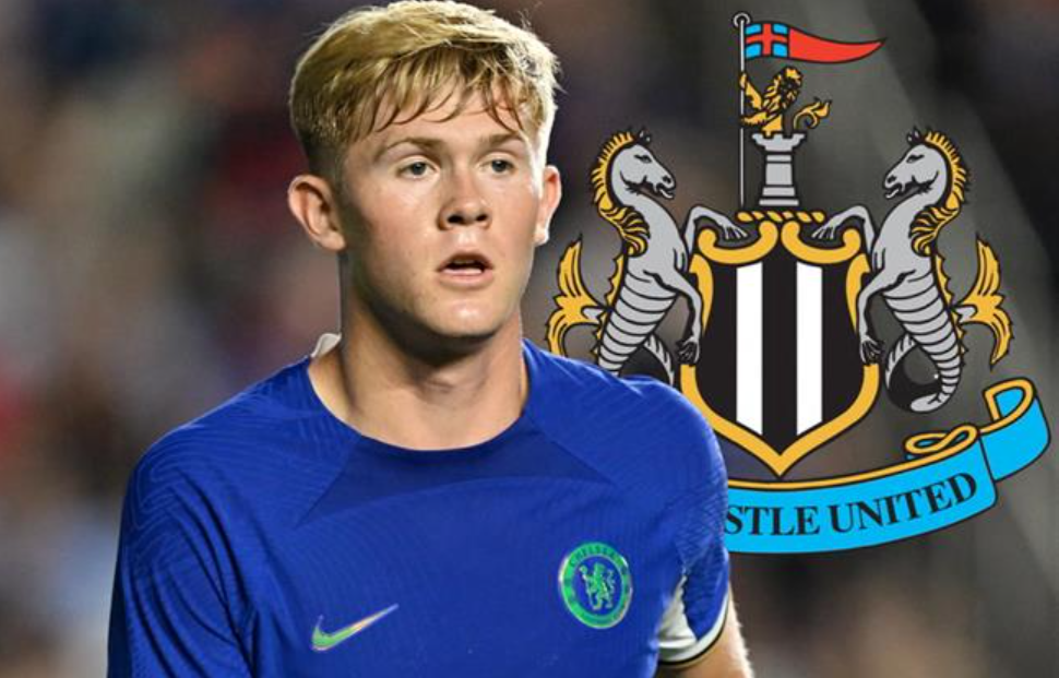 Lewis Hall có thể khoác áo Newcastle để đối đầu với Chelsea tại Carabao Cup.