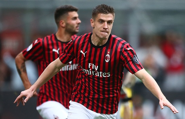 AC Milan bắt buộc phải giành chiến thắng trước SPAL và hy vọng vào điều thần kỳ ở Mapei hoặc Giuseppe Meazza.