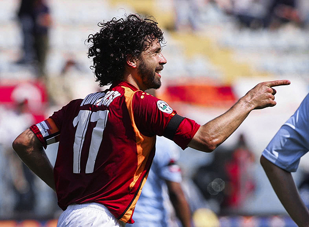 1/ Damiano Tommasi (Tianjin Teda - 2009): Sau khi chấm dứt hợp đồng với CLB Queens Park Rangers vào tháng 1/2009, cựu cầu thủ AS Roma chuyển đến Trung Quốc chơi bóng cho Tianjin Teda. Anh trở thành người Ý đầu tiên thi đấu ở CSL. Sau một năm, Tommasi đã quyết định trở về Ý, chơi bóng cho CLB Sant'Anna d'Alfaedo.