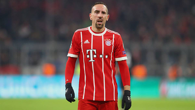 6/ Franck Ribery: Lão tướng người Pháp đã rời Bayern sau 12 năm gắn bó. Với đẳng cấp và kinh nghiệm của mình, anh hứa hẹn vẫn sẽ là món hàng hot trên TTCN.