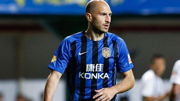 8/ Gabriel Paletta (Jiangsu Suning - 2018): Cùng thời điểm với Eder, Paletta cũng quyết định đầu quân chơi cho Jiangsu. Cựu trung vệ AC Milan có 1 bàn thắng sau 27 trận ra sân cho đội bóng Trung Quốc.