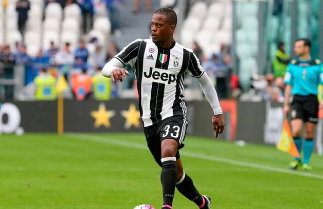 11/ Patrice Evra: Cựu hậu vệ cánh Man Utd có 2 năm thi đấu cho Lão bà được đánh giá tròn vai. Vào giữa mùa giải 2017/2018, anh bị thanh lý do thể lực giảm sút.
