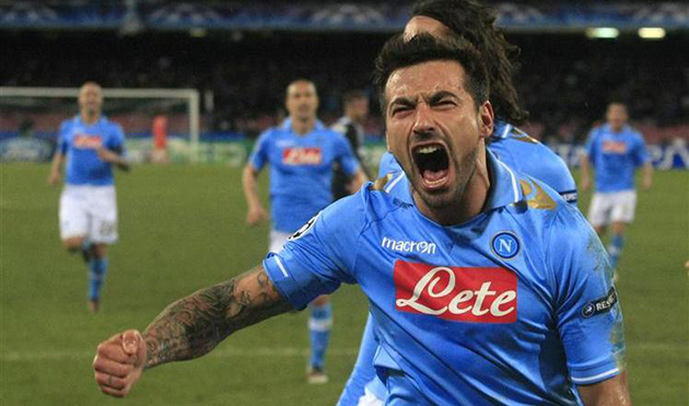 1/ Ezequiel Lavezzi (2007): Gia nhập Napoli từ mùa 2007/2008, chân sút người Argentina có 5 năm thi đấu cho đội bóng miền nam nước Ý, chơi 188 trận và ghi được 48 bàn thắng tính trên mọi đấu trường.