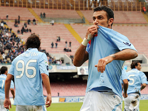 3/ Fabio Quagliarella (2009): Sau một mùa giải thăng hoa cùng Udinese, cựu tiền đạo Sampdoria được Napoli đưa về sân San Paolo. Tuy nhiên Quagliarella chỉ chơi cho Napoli một mùa trước khi gia nhập Juventus vào mùa hè 2010.
