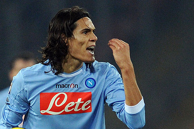 4/ Edinson Cavani (2010): Chính sự xuất hiện của chân sút người Uruguay đã đẩy Quagliarella ra đi. Sau 3 mùa thi đấu cho Napoli và ghi được 104 bàn thắng, Cavani quyết định nói lời chia tay nước Ý để đầu quân cho Paris Saint Germain.