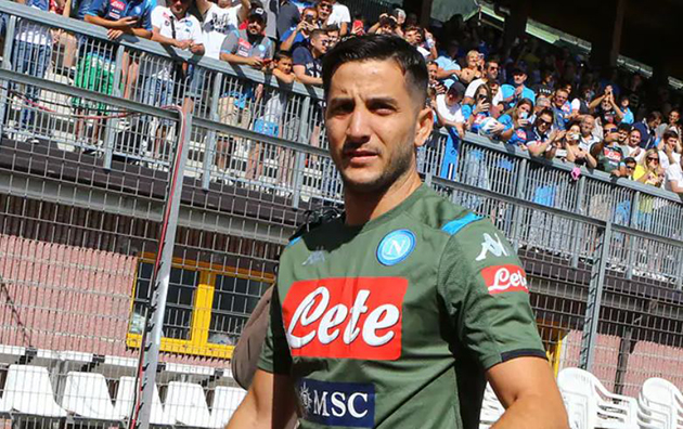 Đội bóng miền nam nước Ý đã kích hoạt điều khoản giải phóng hợp đồng của anh với AS Roma trị giá 35 triệu euro.