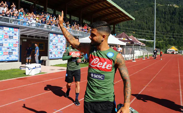 Trong khi đó, tương lai của Lorenzo Insigne, biểu tượng ở sân San Paolo chưa rõ ràng.