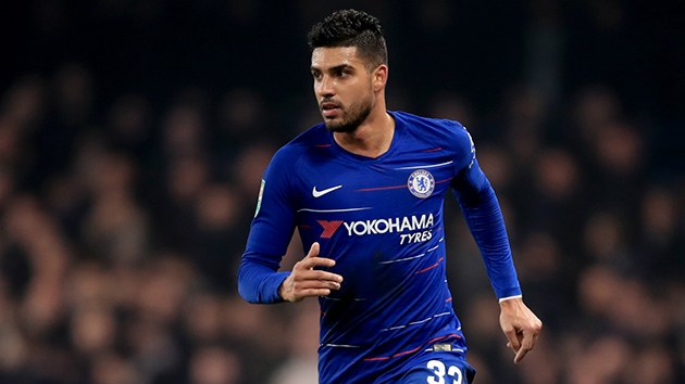 2/ Emerson Palmieri (Chelsea): Gia nhập Chelsea trong tháng Giêng 2018 từ CLB AS Roma, chàng trai người Ý đang dần khẳng định được chỗ đứng ở cả The Blues và đội tuyển Quốc Gia Ý.