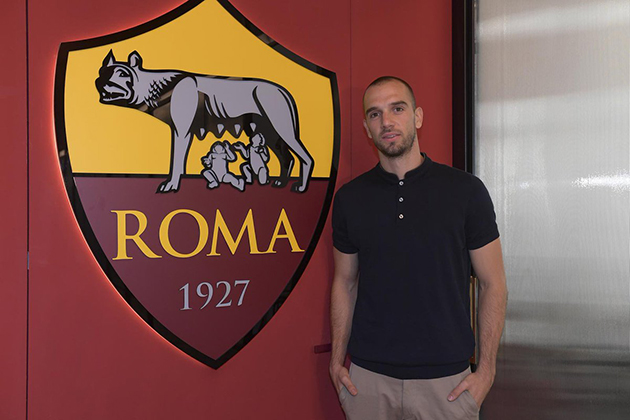 7/ Pau Lopez (AS Roma, 23,5 triệu euro): Quá đau đầu với 'thảm họa' Robin Olsen, AS Roma quyết dốc thêm hầu bao cho vị trí người gác đền khi chiêu mộ thủ thành này từ CLB Real Betis.