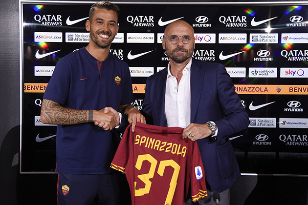 5/ Leonardo Spinazzola (AS Roma, 29,5 triệu euro): Đây thực chất là một thương vụ trao đổi giữa AS Roma và Juventus. Đội bóng thành Rome để Luca Pellegrini (ở mục 8) sang Juventus, đổi lại họ nhận được Spinazzola theo chiều ngược lại.