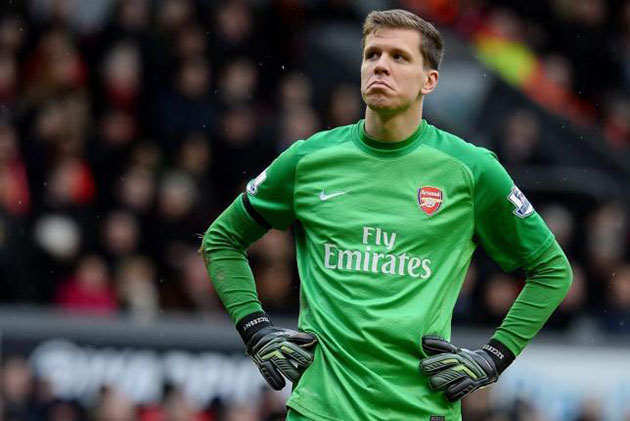 Mùa hè 2015, AS Roma chiêu mộ thủ thành Wojciech Szczesny từ CLB Arsenal. Sau 2 mùa giải, do AS Roma và Pháo thủ không đạt được thỏa thuận mua đứt, thủ thành tài năng này đã đầu quân cho Juventus và trở thành người gác đền số 1 hiện nay của đội bóng thành Turin.