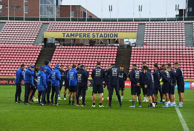 ...Thầy trò HLV Roberto Mancini tiếp tục hành quân sang Phần Lan.