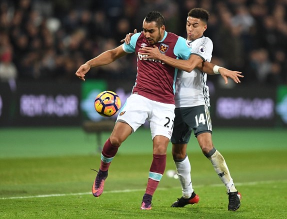 Tuy nhiên West Ham vẫn chơi cực kỳ lỳ lợm. Ảnh: Daily Mail.