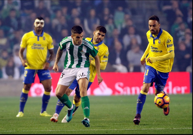 6.  Alex Martinez - Betis.