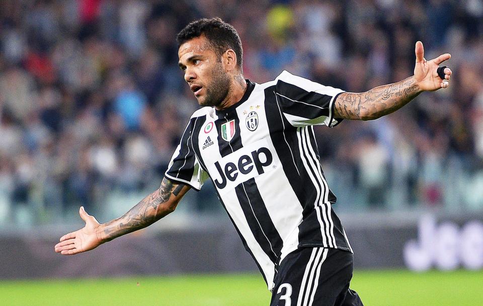 Dani Alves - 1,3 triệu euro.