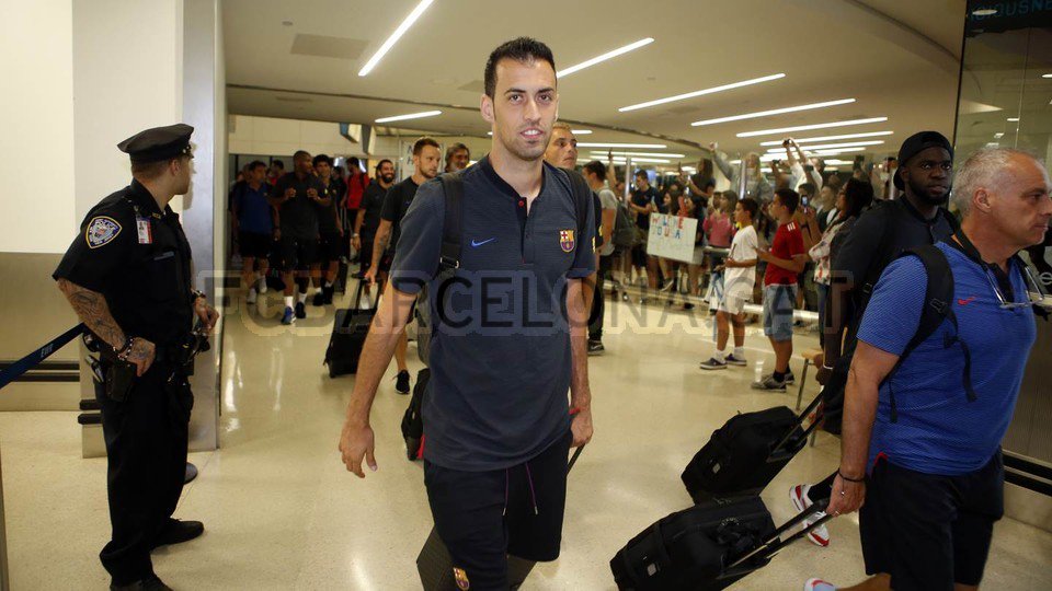 Sergio Busquets vẫn nở nụ cười rạng rỡ.