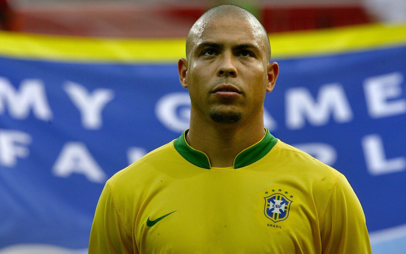 Tiền đạo cắm: Ronaldo de Lima