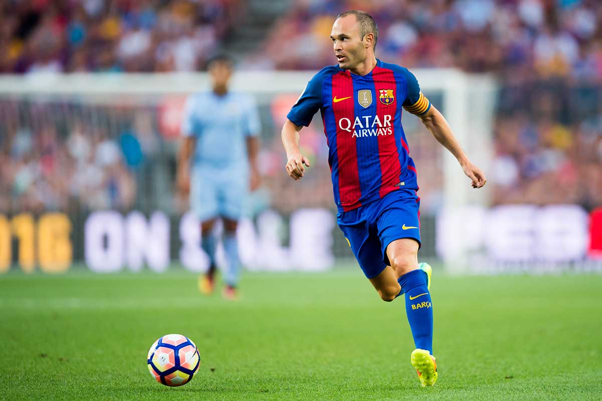 Tiền vệ trung tâm: Iniesta