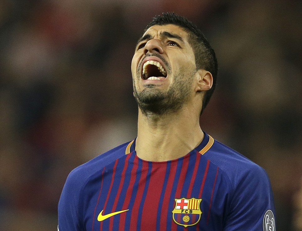 Suarez bỏ lỡ nhiều cơ hội.