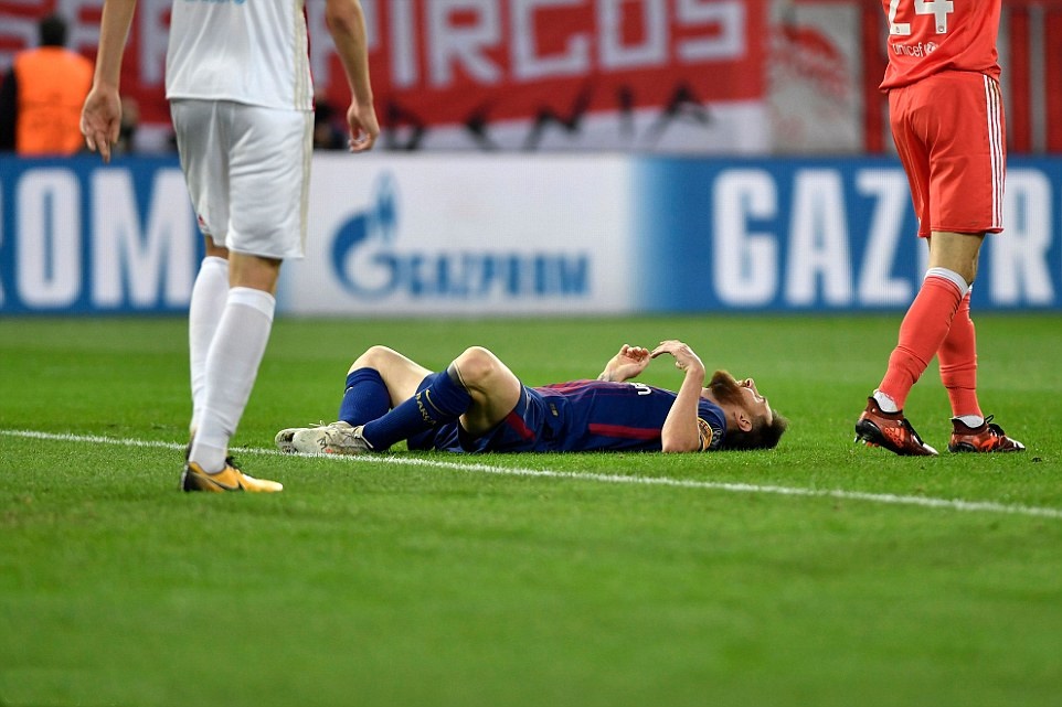 Messi bất lực.