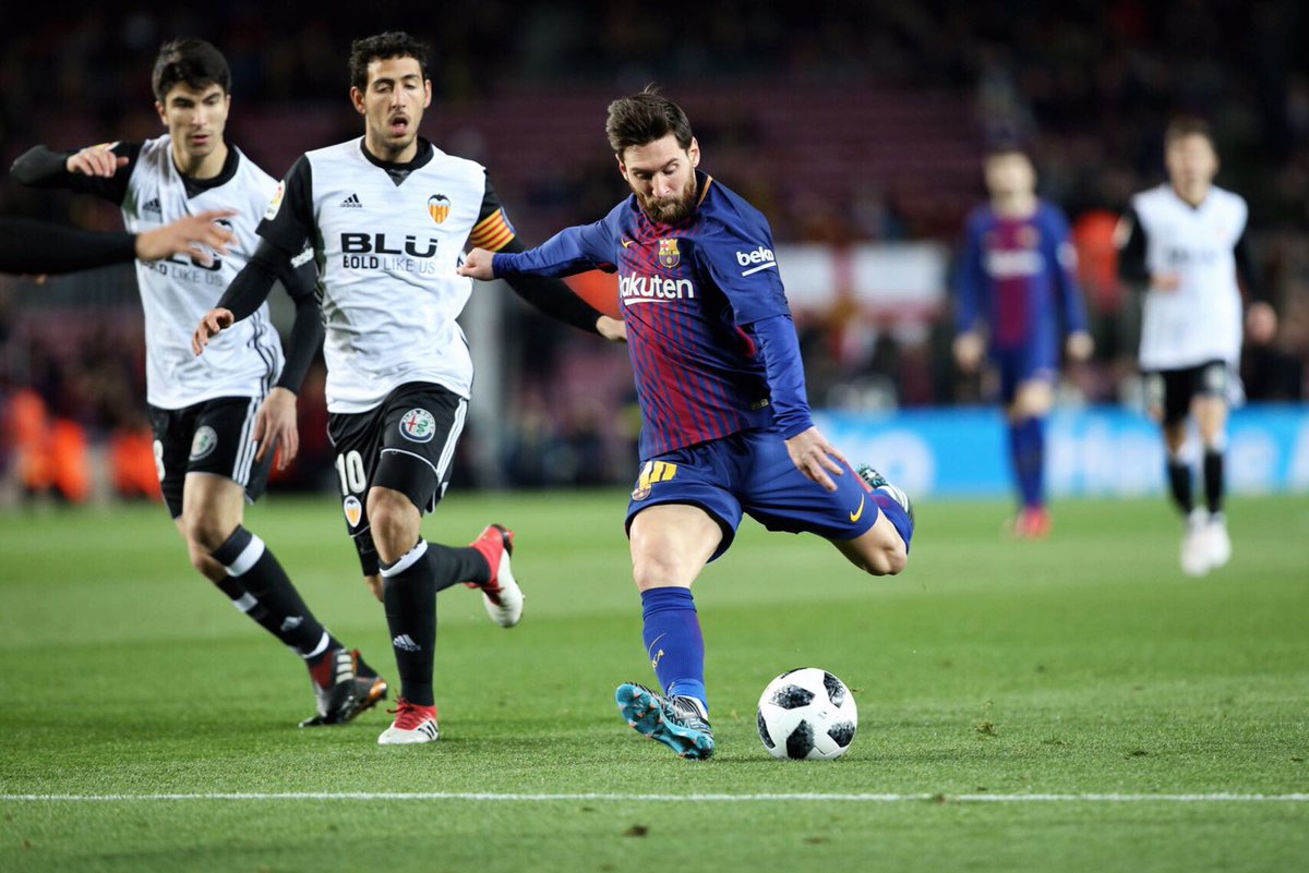 Lionel Messi tiếp tục là hạt nhân trong lối chơi tấn công của đội chủ nhà.