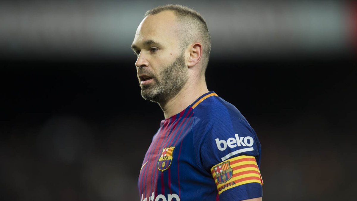 Iniesta nhiều lần đột phá cá nhân để tạo đột biến.