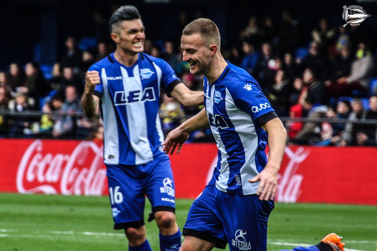 Niềm vui của các cầu thủ Alaves.