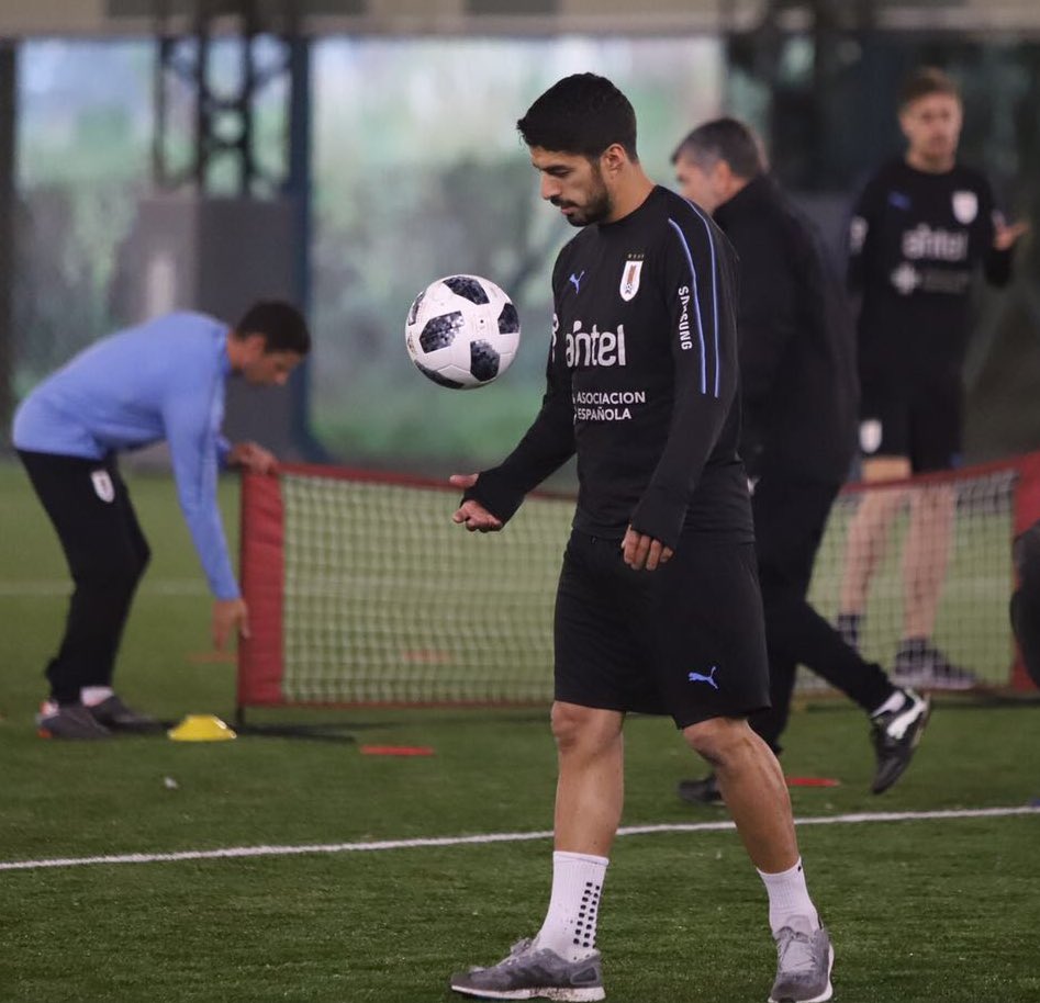 Cùng với đó là Luis Suarez.