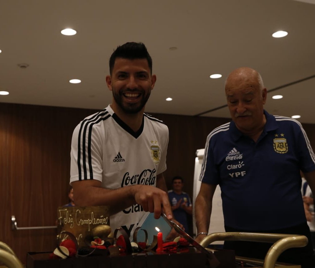 Ảnh bài viết Kun Aguero rạng rỡ đón sinh nhật cùng Argentina