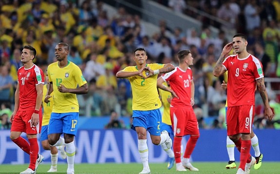 Thiago Silva nhân đôi cách biệt.