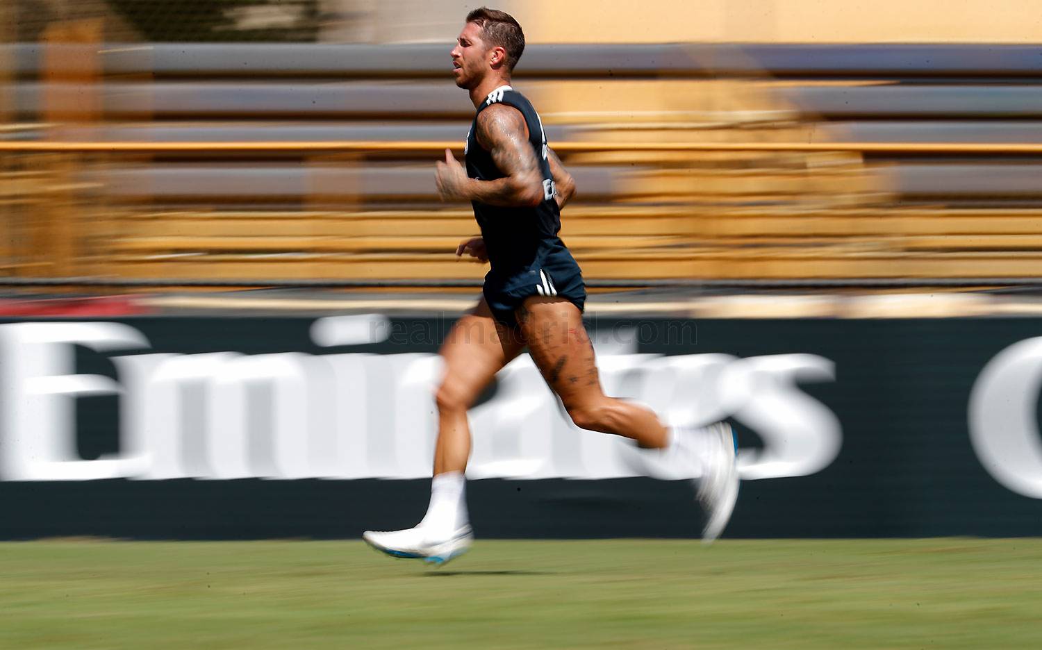 Ảnh bài viết Sergio Ramos khoe cơ bắp 'khủng' chằng chịt hình xăm