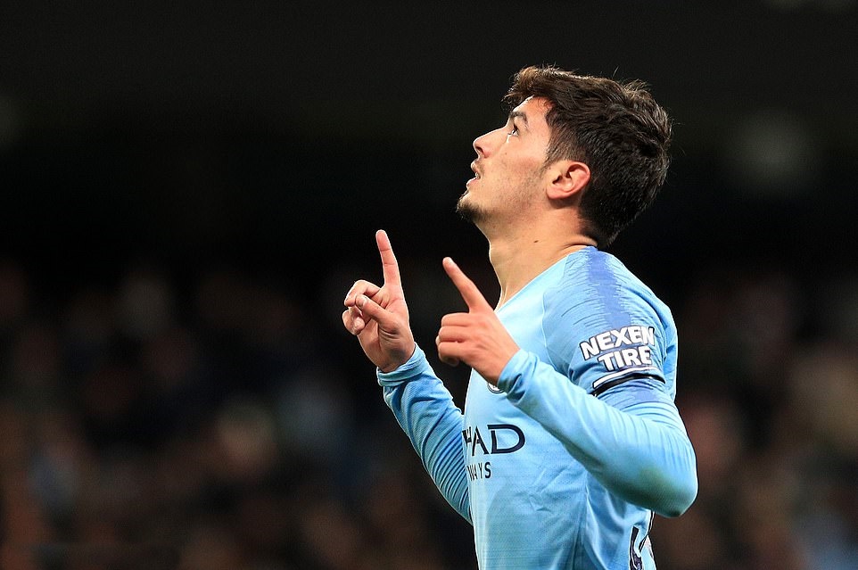 Đến phút 65, Man City đã nâng tỷ số lên 2-0. Gabriel Jesus nỗ lực loại bỏ một hậu vệ Fullham trong vòng cấm và dứt điểm kỹ thuật vào góc xa, tuy nhiên bóng đập chân Rico và dội cột dọc bật ra. Ngay lập tức Diaz đã băng vào đá bồi đưa bóng vào lưới trống, rất dễ dàng.