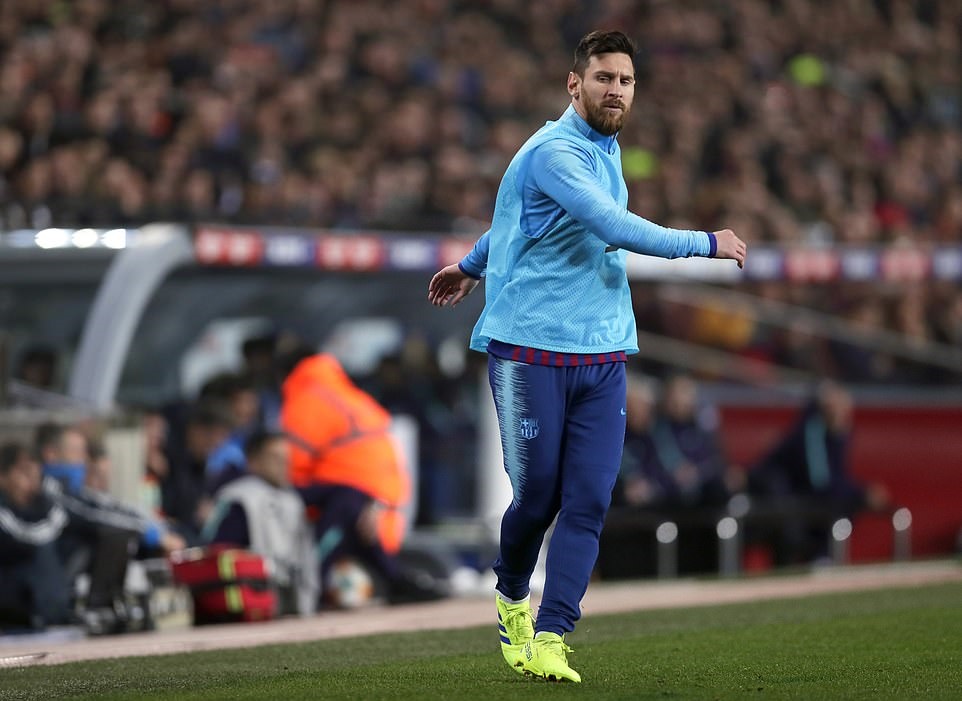 Messi vào sân từ ghế dự bị.