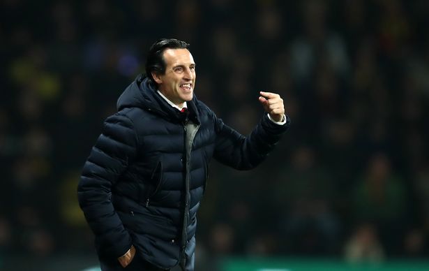 Emery đọc trận đấu và đưa ra giải pháp rất nhanh.
