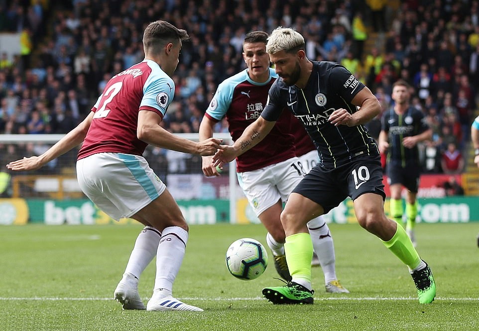 Chân sút người Argentina bị phong tỏa rất kỹ lưỡng.