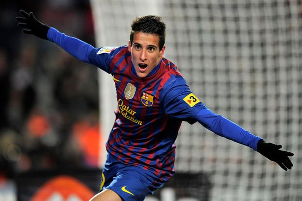 4. Cristian Tello – Từng được xem là “Henry mới” bởi sở hữu tốc độ và phong cách thi đấu tương đồng với người đàn anh, tuy nhiên cũng như nhiều ngôi sao trẻ khác, Tello không thể cạnh tranh được một vị trí trên hàng công có sự hiện hiện của Neymar, Messi, Alexis Sanchez, Pedro.