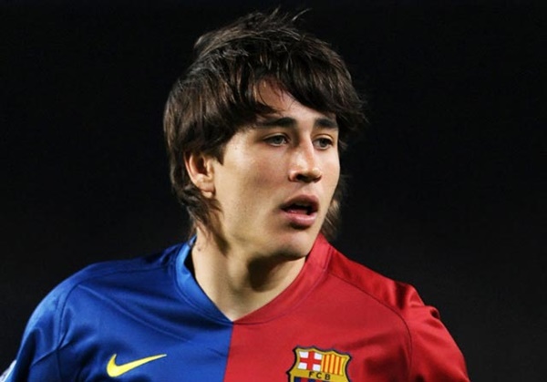 Sau đó được đưa đi "du học" trong màu áo của AS Roma, AC Milan rồi Ajax, tuy nhiên phong độ của cầu thủ người Tây Ban Nha là hết sức phập phù.