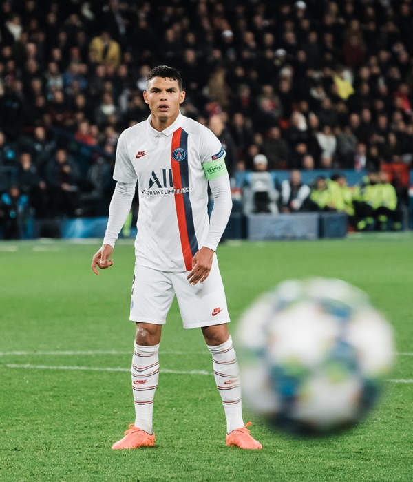 Tiếp đón Club Brugge trên sân nhà, PSG mặc dù kiểm soát thế trận ngay từ những phút đầu tiên tuy nhiên họ không hề tỏ ra lấn lướt hay tấn công dồn dập như thói quen.